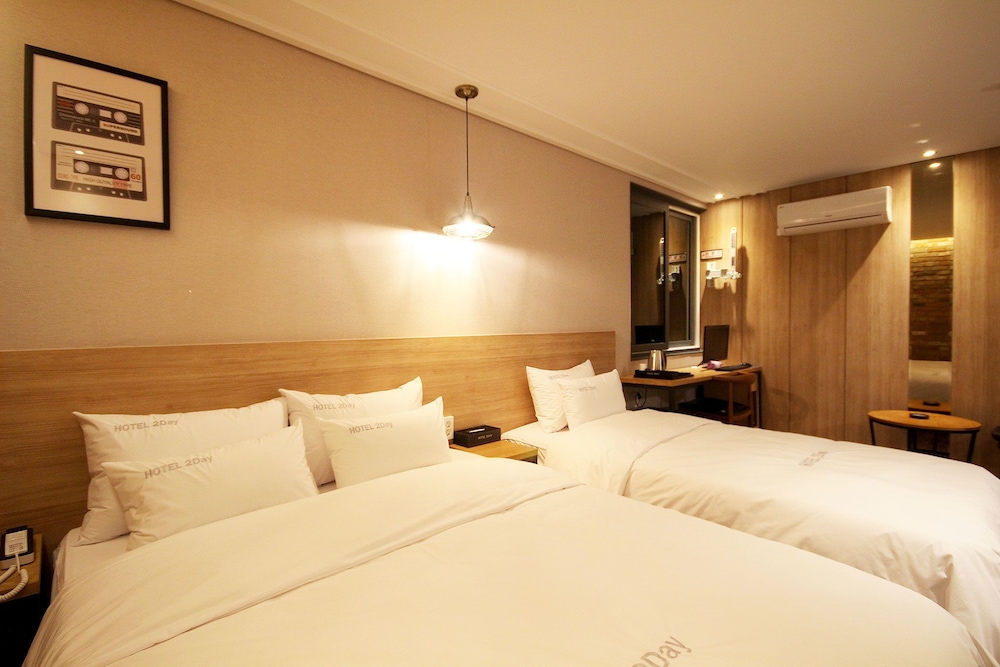 2Day Hotel 11/50