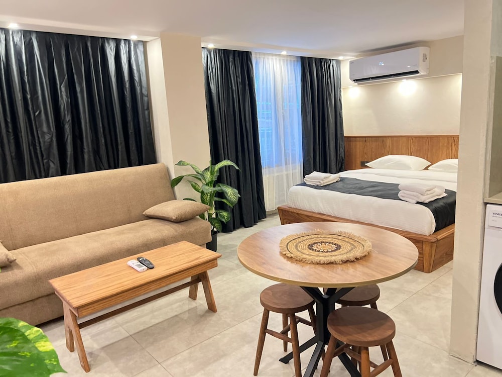 Khalkedon Suite 19/50