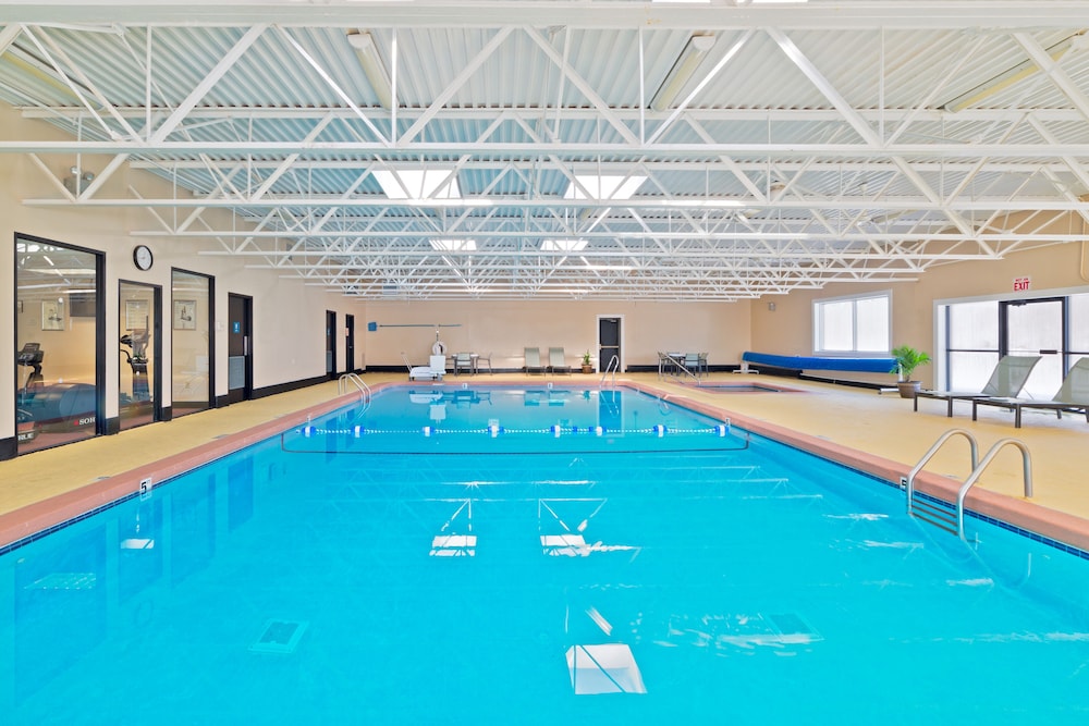 Days Inn by Wyndham Plattsburgh 3/37