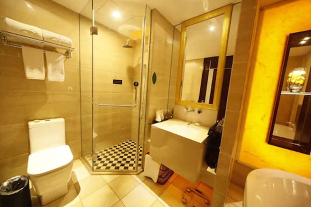Royal Prince Hotel 32/35