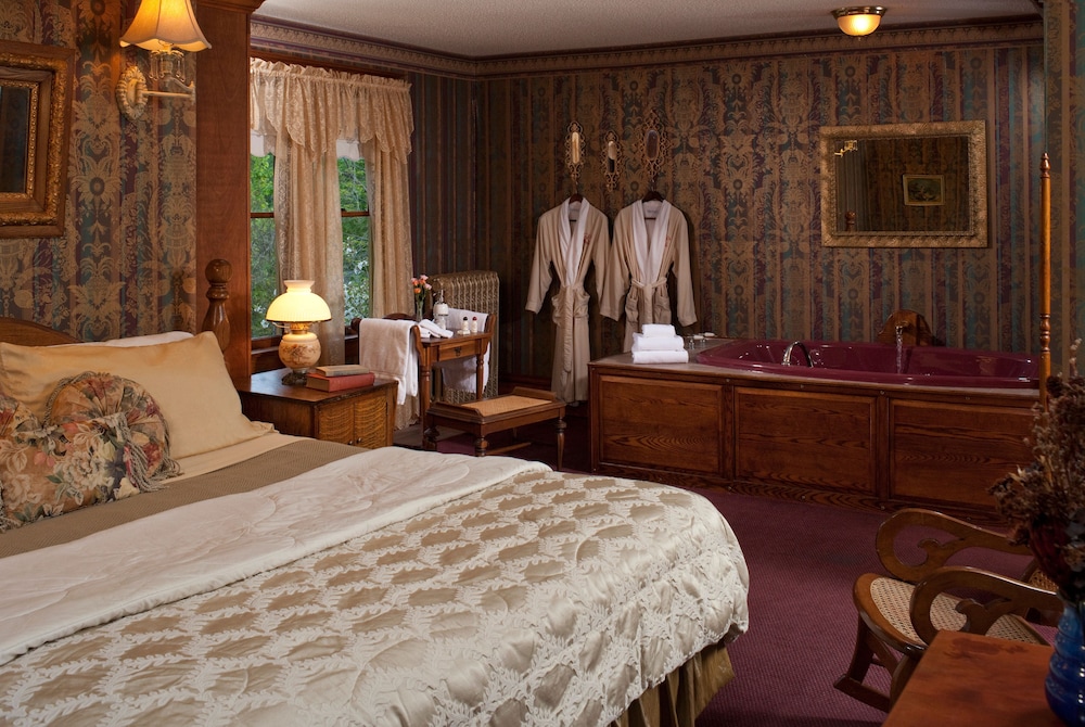 Old Rittenhouse Inn 9/50