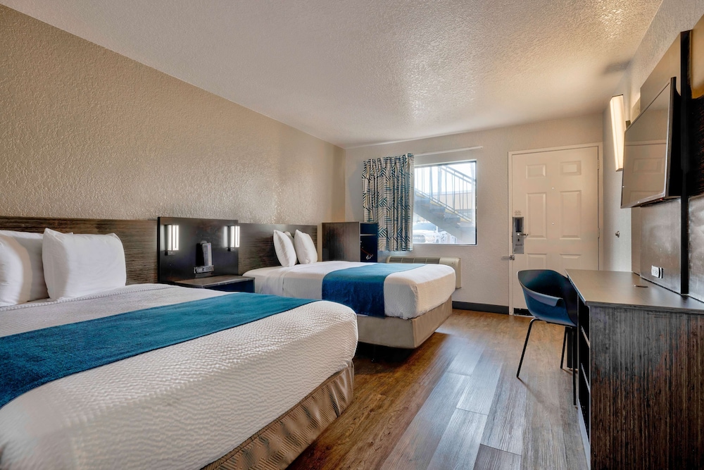 Motel6 Anaheim, CA - Fullerton East 39/59