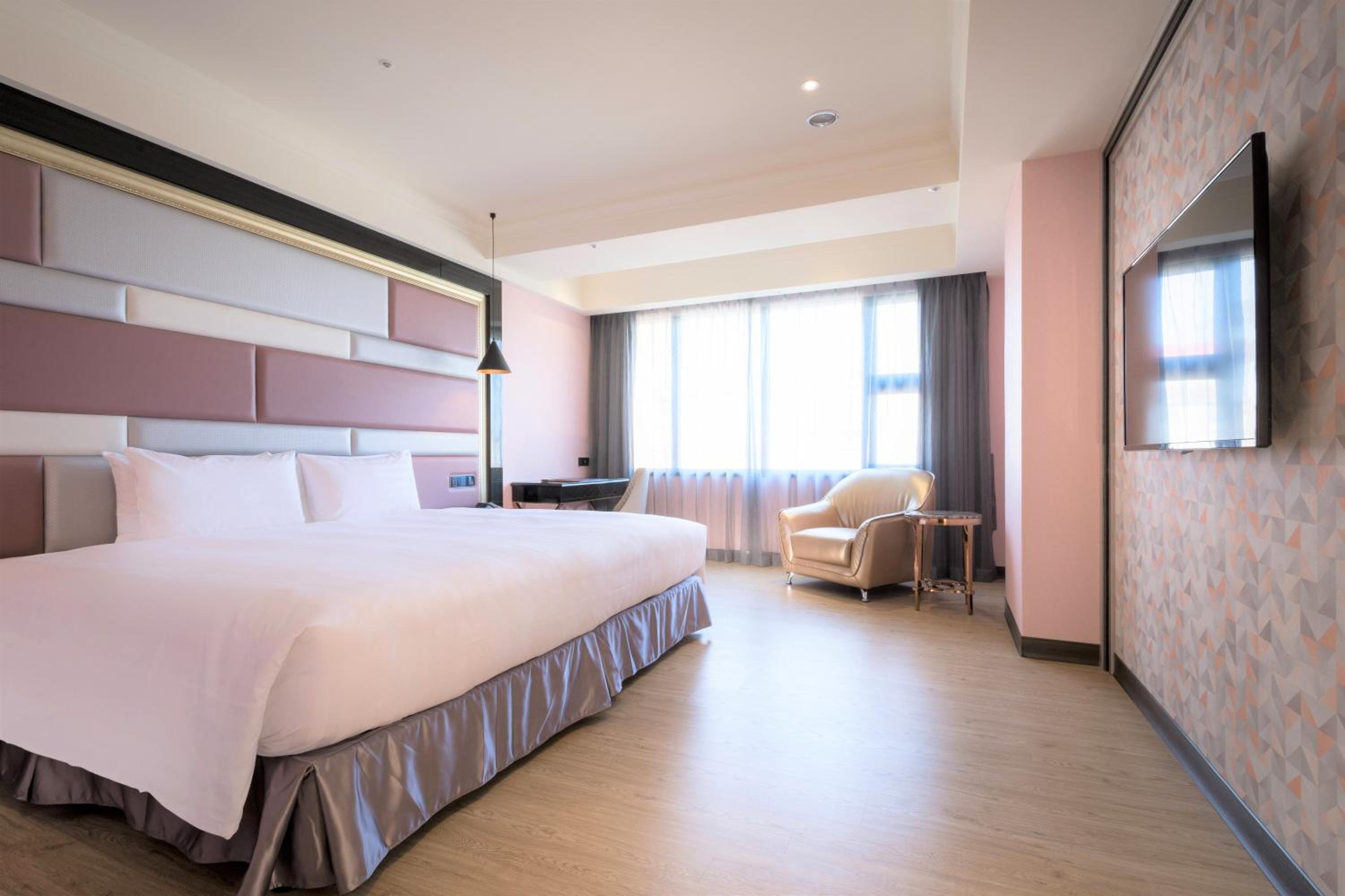 Room, King Bed, Queen Bed
