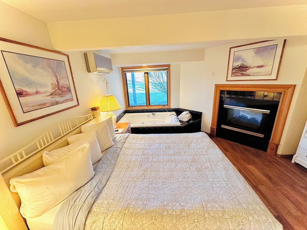 Lodge at Leathem Smith 18/61
