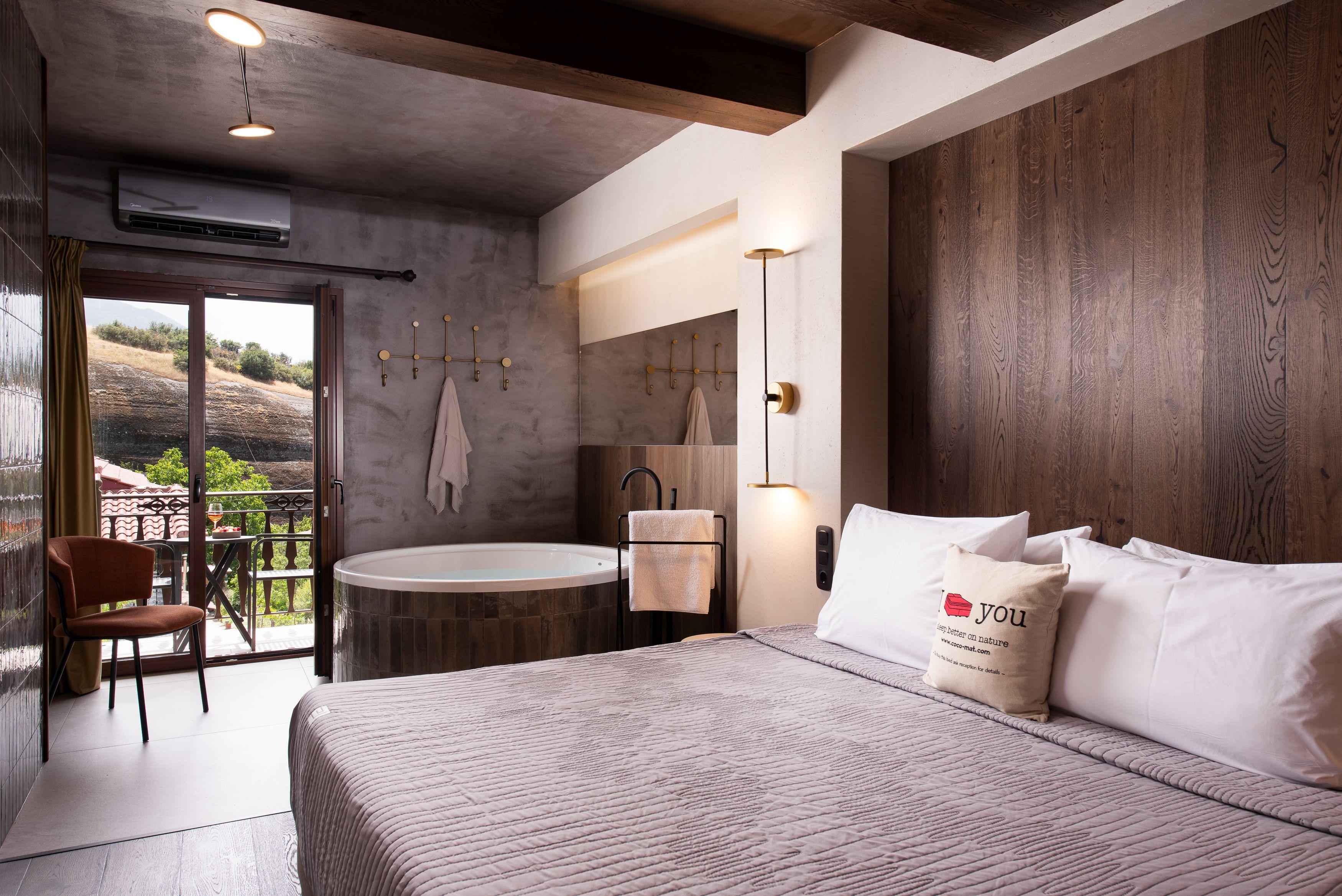 Suite, Hot Tub