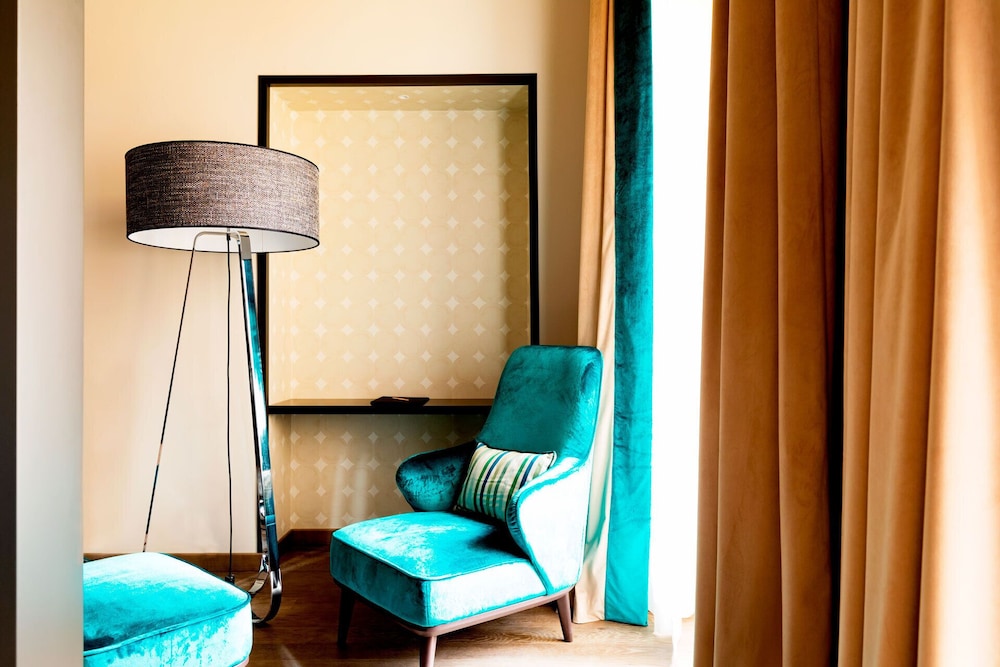 Amadomus Luxury Suites 23/46
