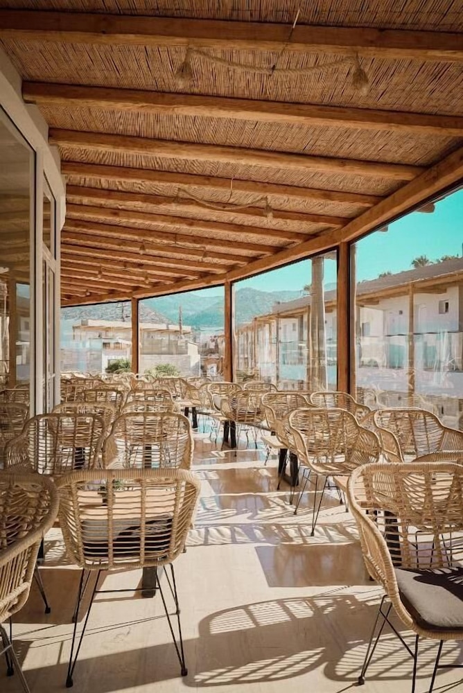 Malia Bay Beach Hotel And Bungalows 56/71