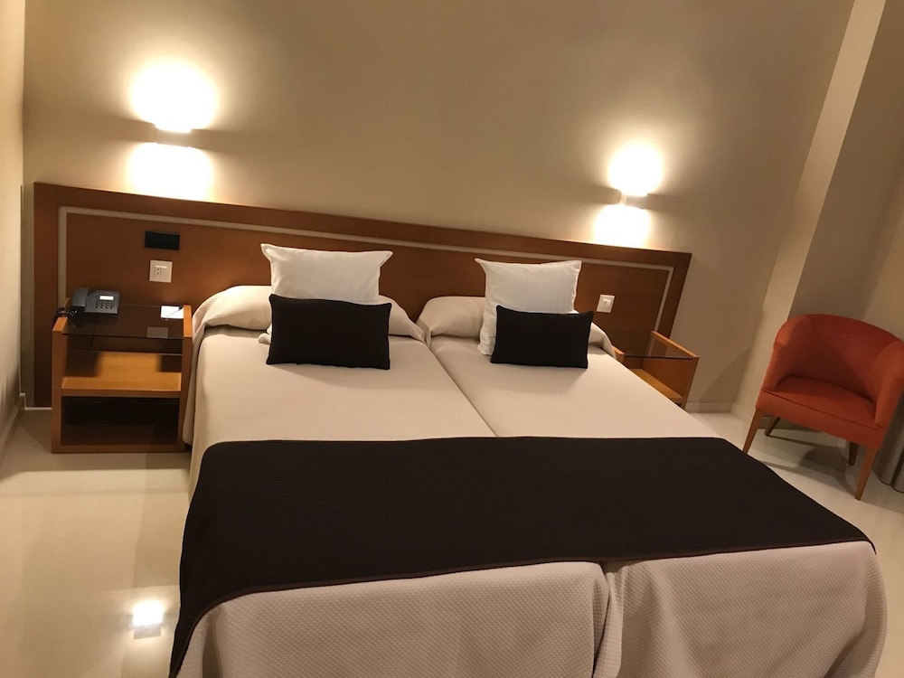 Hotel Santamarta 8/45