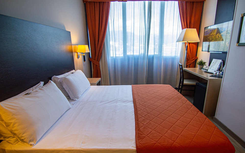 Hotel Tuscany Inn 18/76