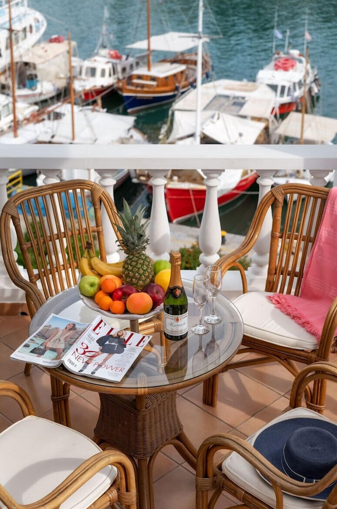 Porto Vecchio Spetses Luxury Suites 23/43