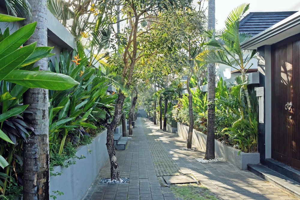 Grand Kesambi Resort and Villa 106/111