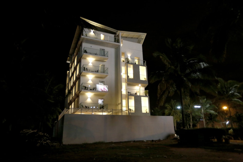 Hotel Shivas Gateway 8/77