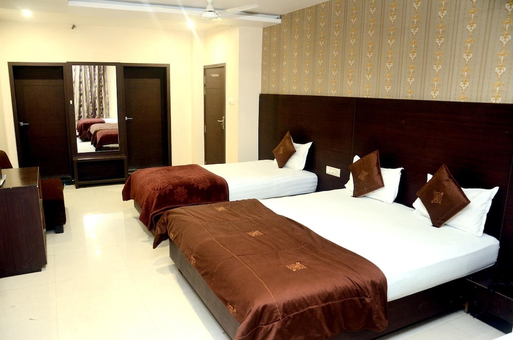 Hotel Shreeram 11/37