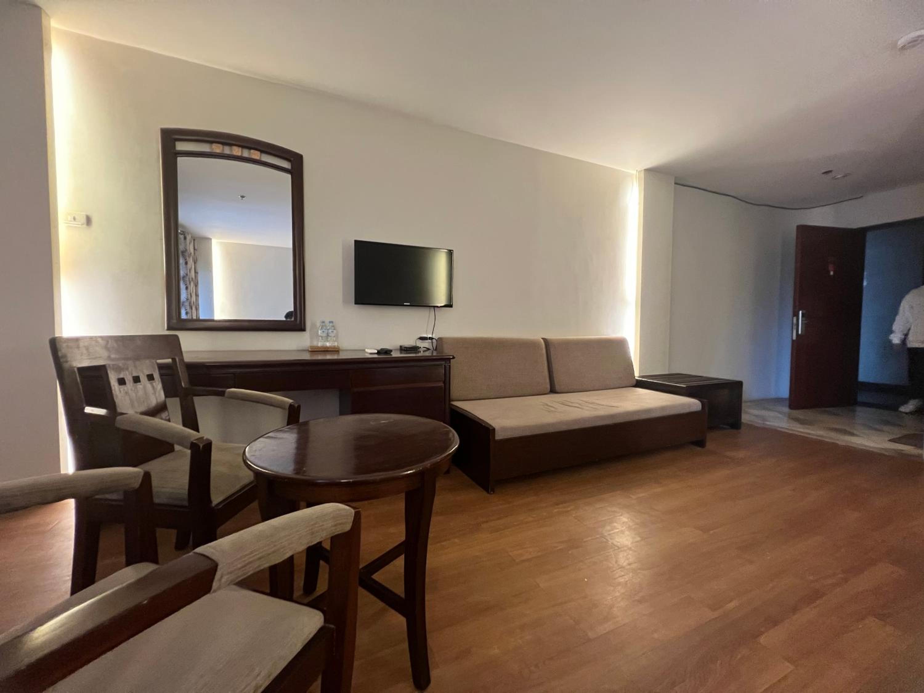 Century Plaza Hotel 29/50