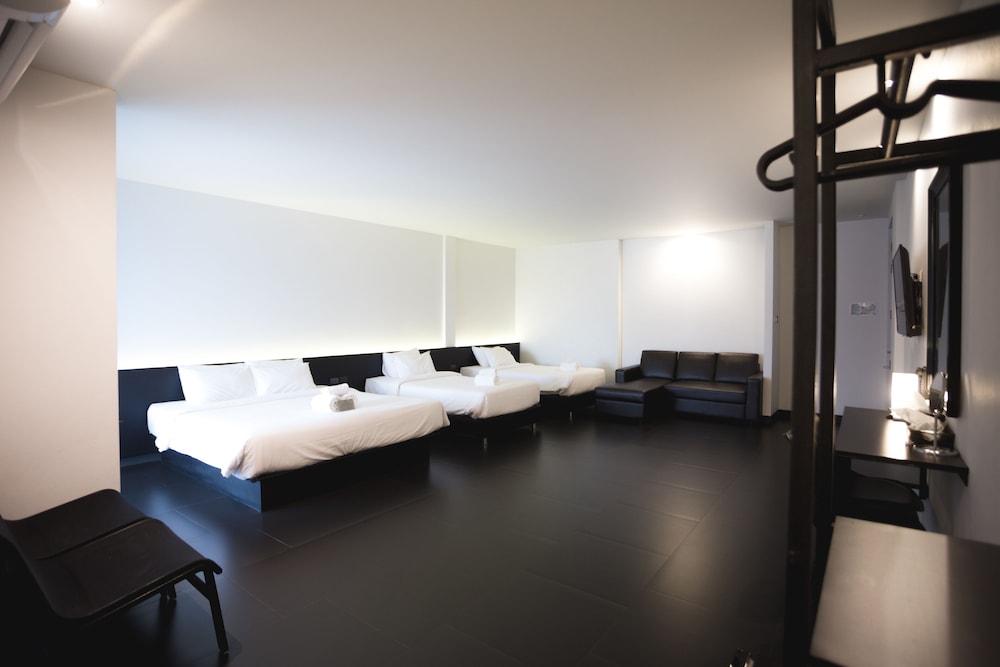 Isilver Hotel 49/63