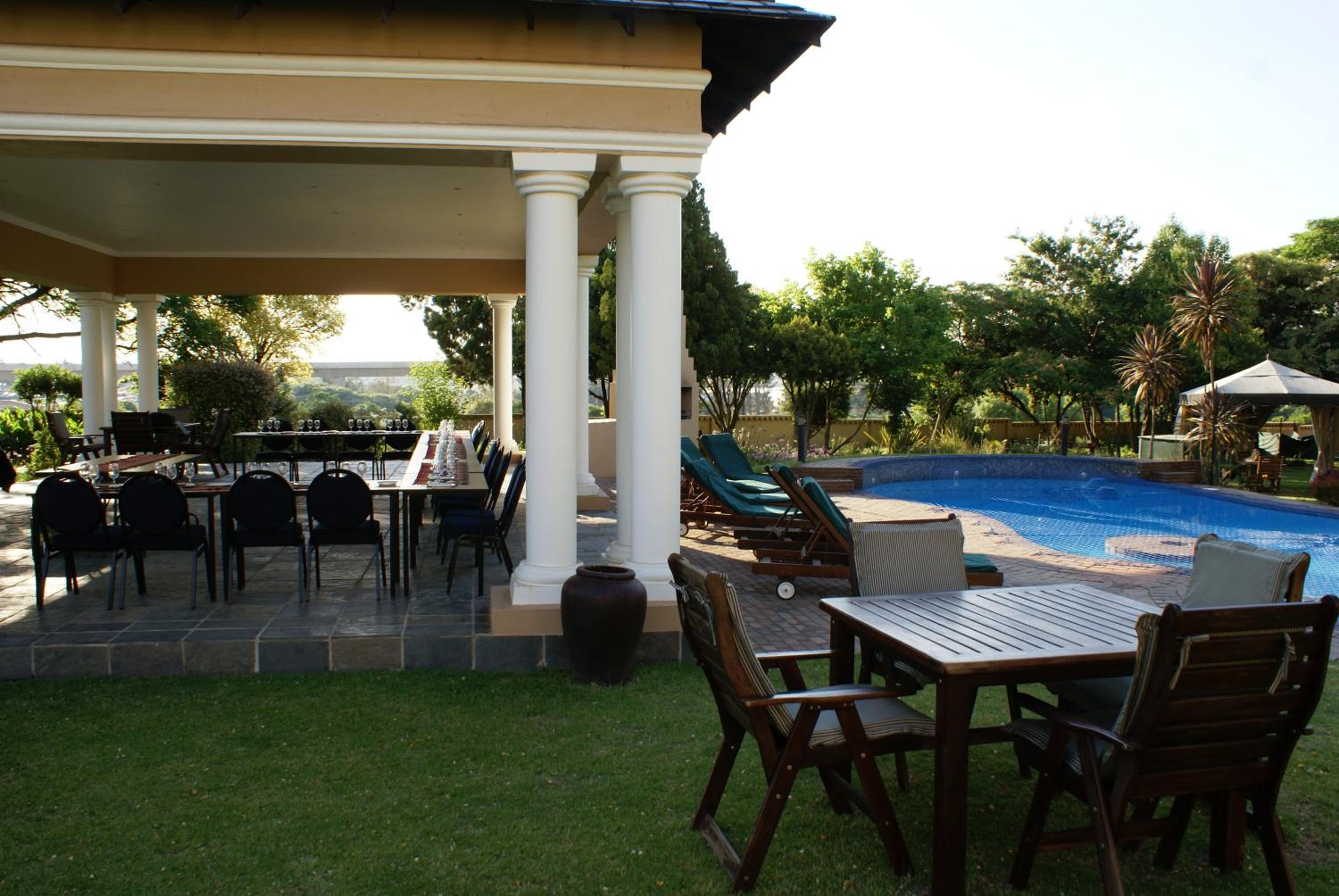 Attache Guest Lodge 17/24