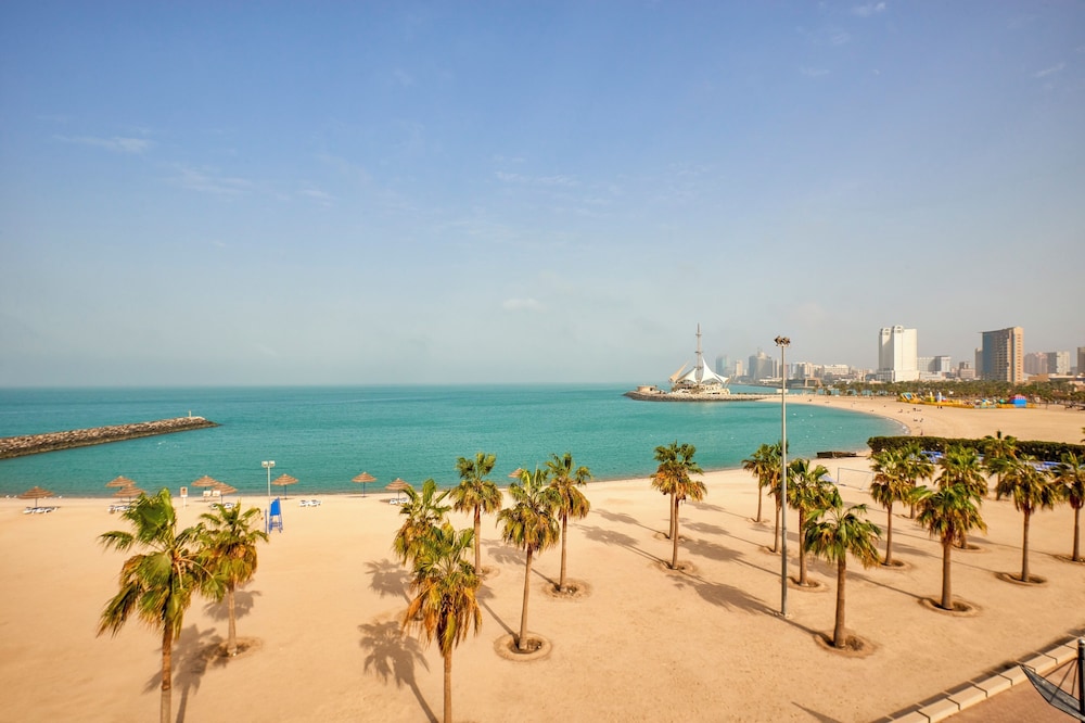 Marina Hotel Kuwait 64/67