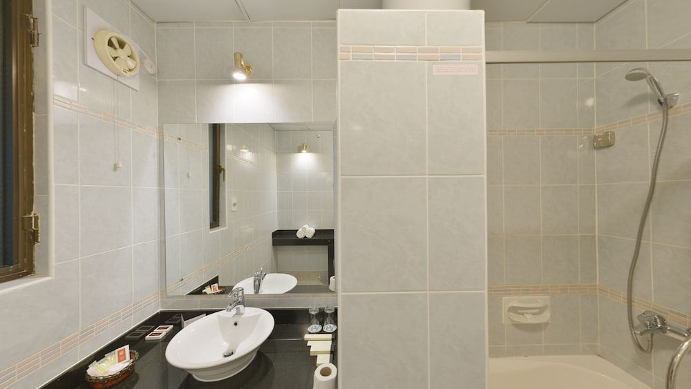 غرفة قياسية مزدوجة، Grand Astoria Hotel 8/10