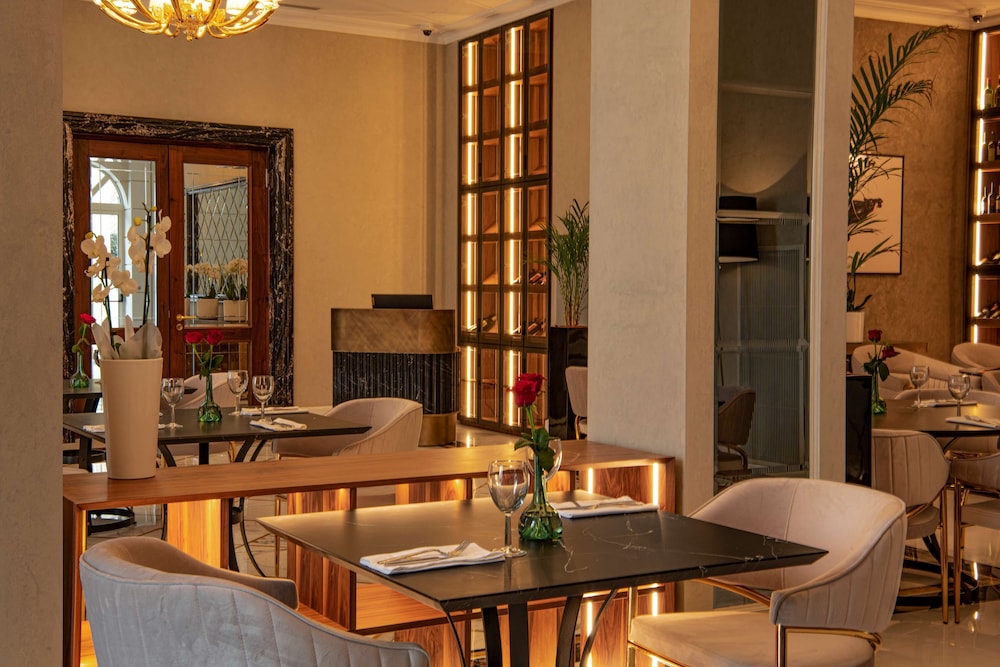 Radisson Collection Morina Hotel, Tirana 61/73