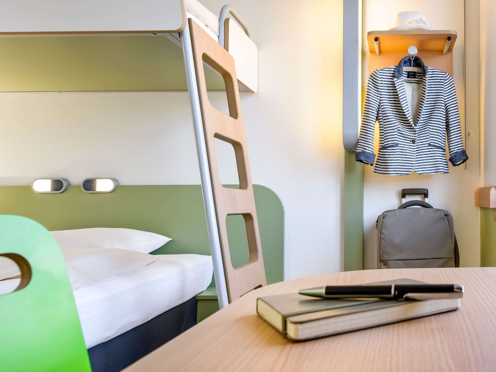 Ibis Budget Laval 46/67