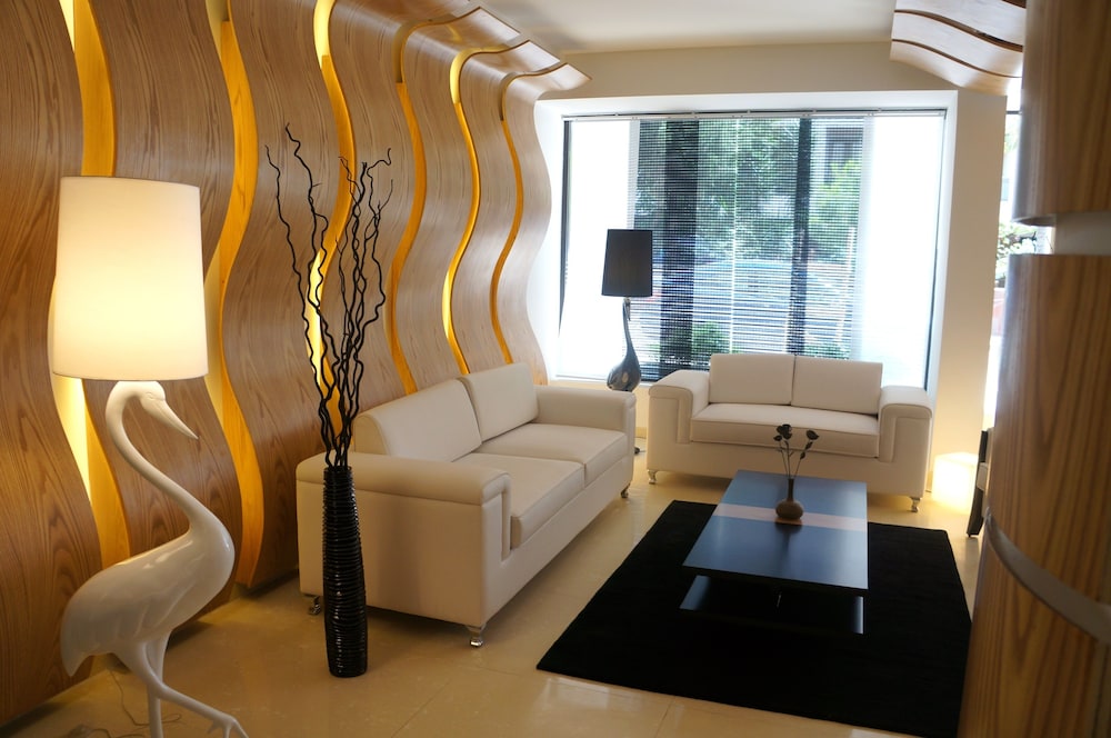 Wh Hotel 33/50