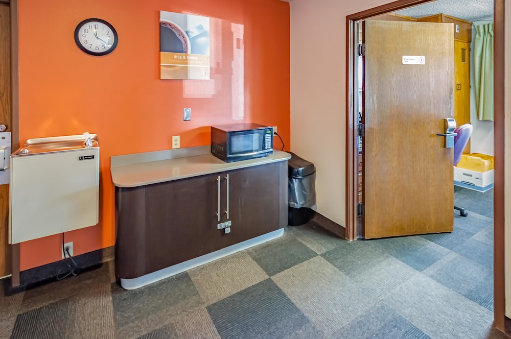 Motel6 Drums, PA 14/45