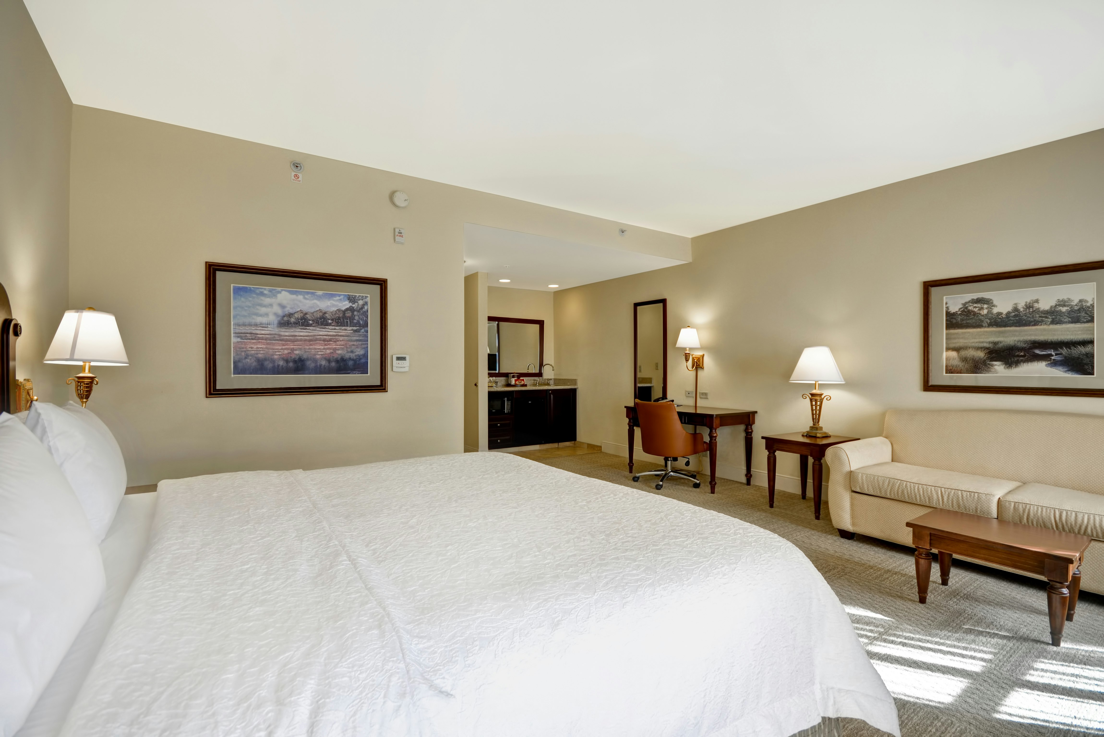 STUDIO, KING BED, ACCESSIBLE