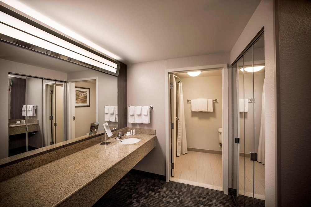 Courtyard by Marriott Norfolk Downtown 14/44