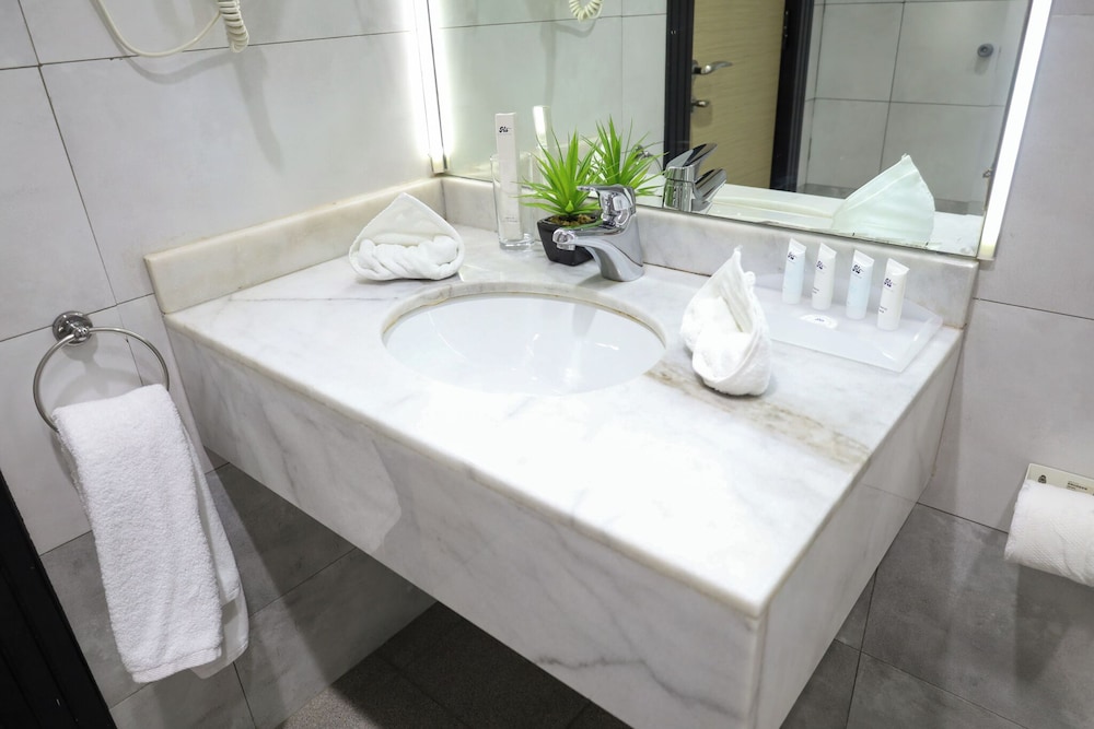 فندق طوق بلد(Touq Balad Hotel) 47/49