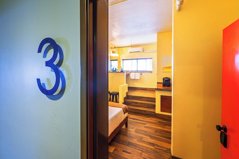 Nomads Hotel 45/67