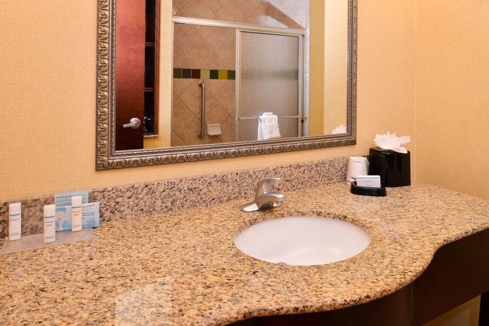 Hampton Inn Suites Greenville 30/44