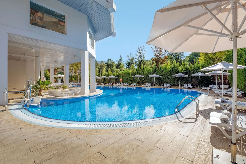 Hotel Piramide Salou 45/50