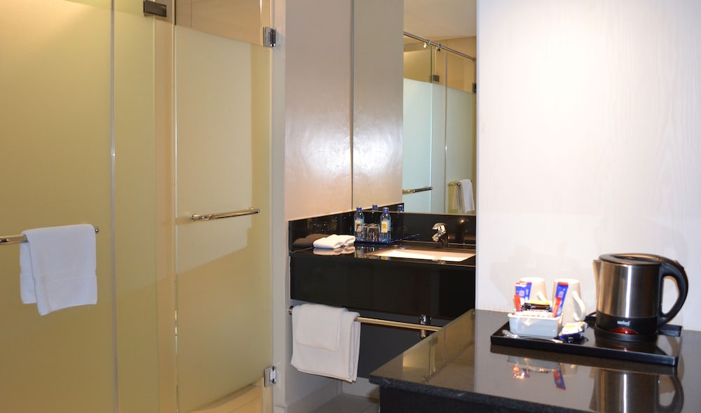 Eka Hotel 21/69