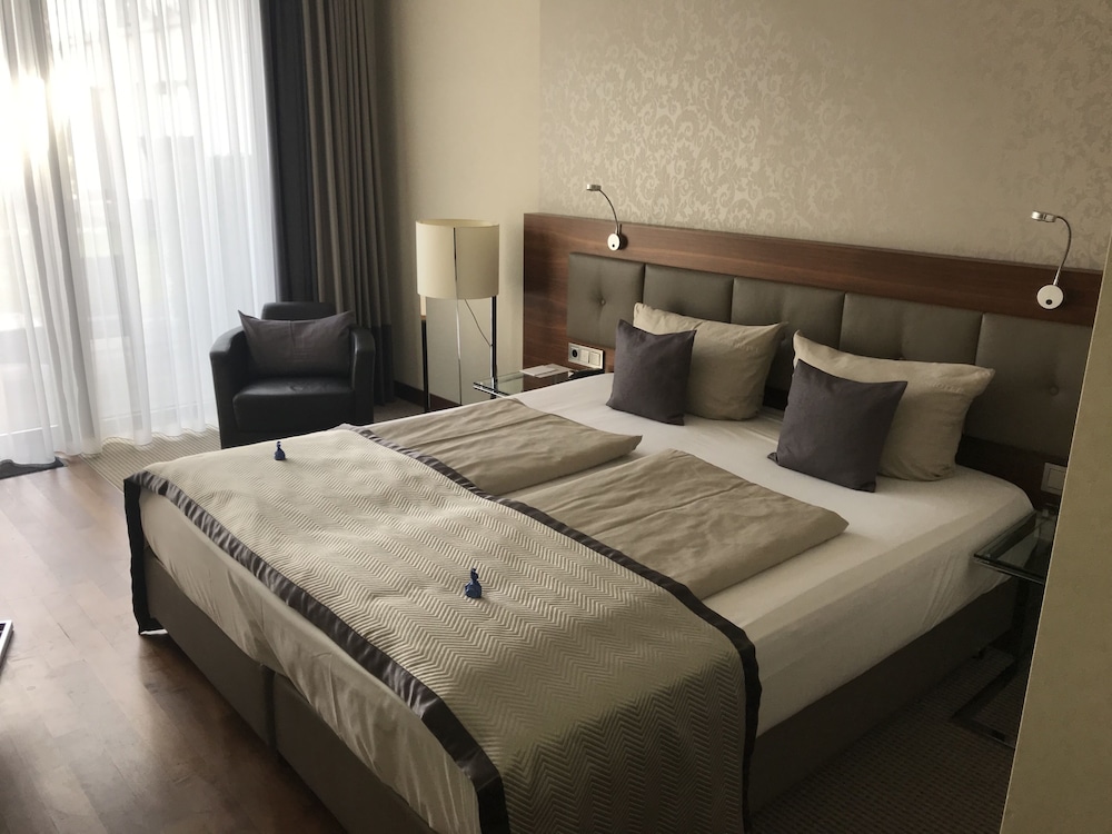 Schlosshotel Bad Wilhelmshohe 17/50