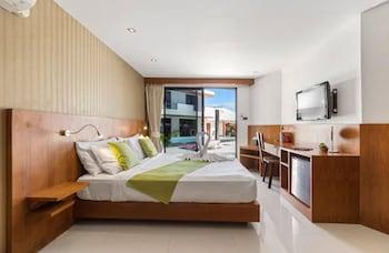 Room, King Bed, Pool or Sea View, Ground Floor
