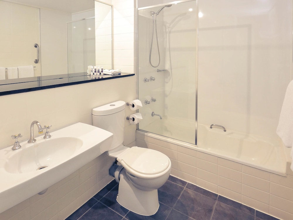 Mercure North Melbourne 60/63