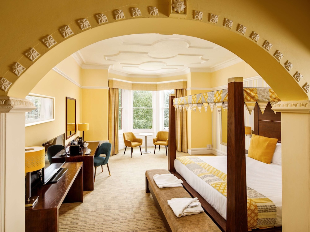 Mercure Hull Grange Park Hotel 46/75