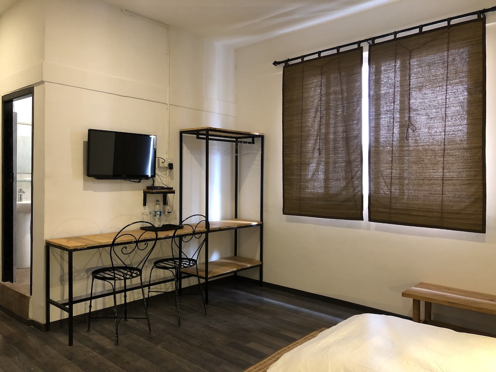 Yakety Yak Hostel 42/65