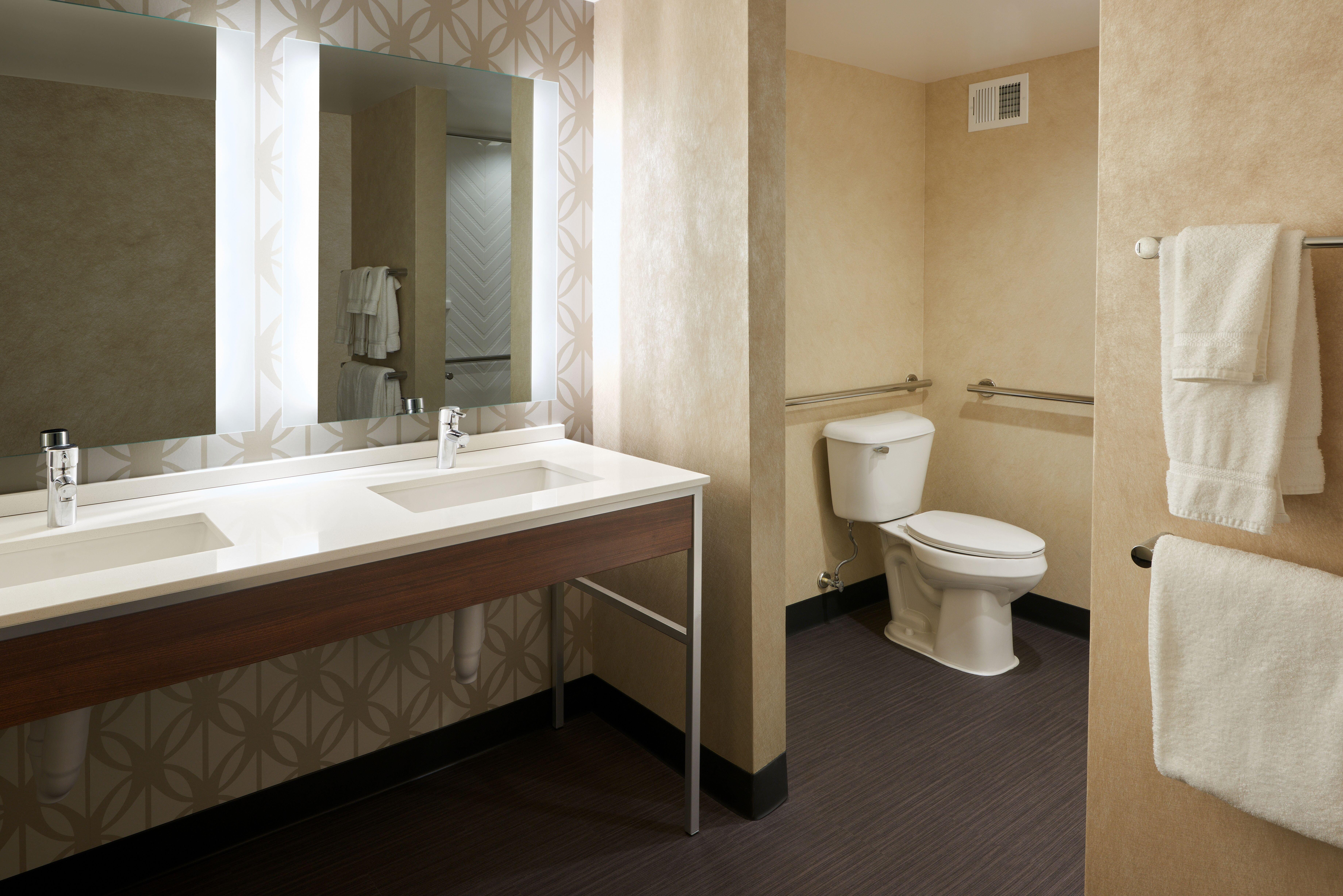 جناح لذوي الإعاقة، Holiday Inn And Suites Philadelphia W Drexel Hill 5/6