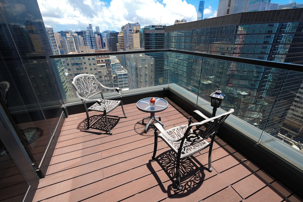 Epoch Hotel 24/34