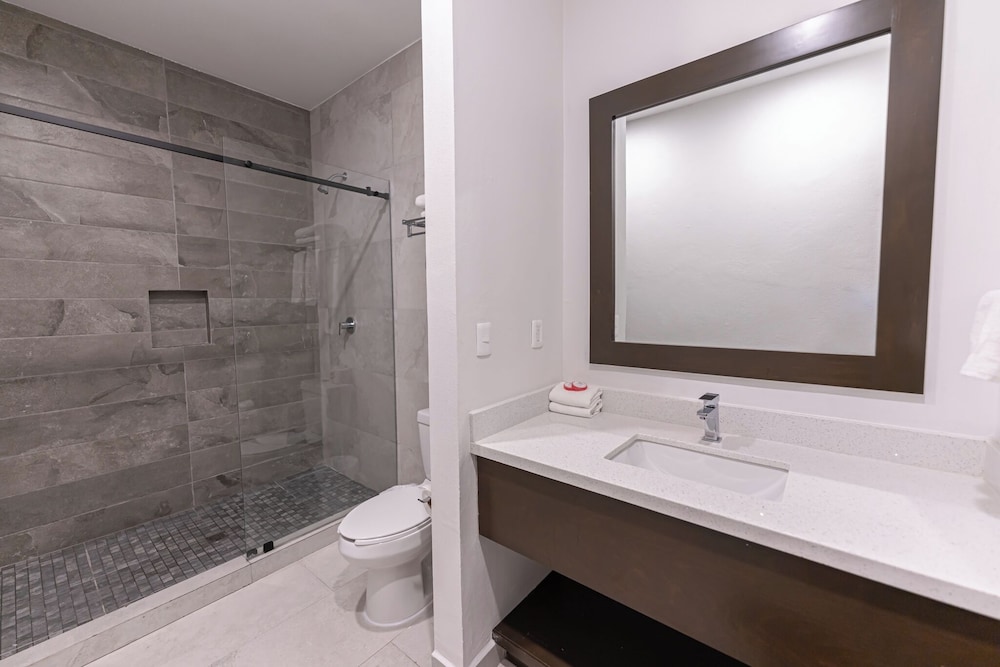 Laguna Shores Resort 48/49