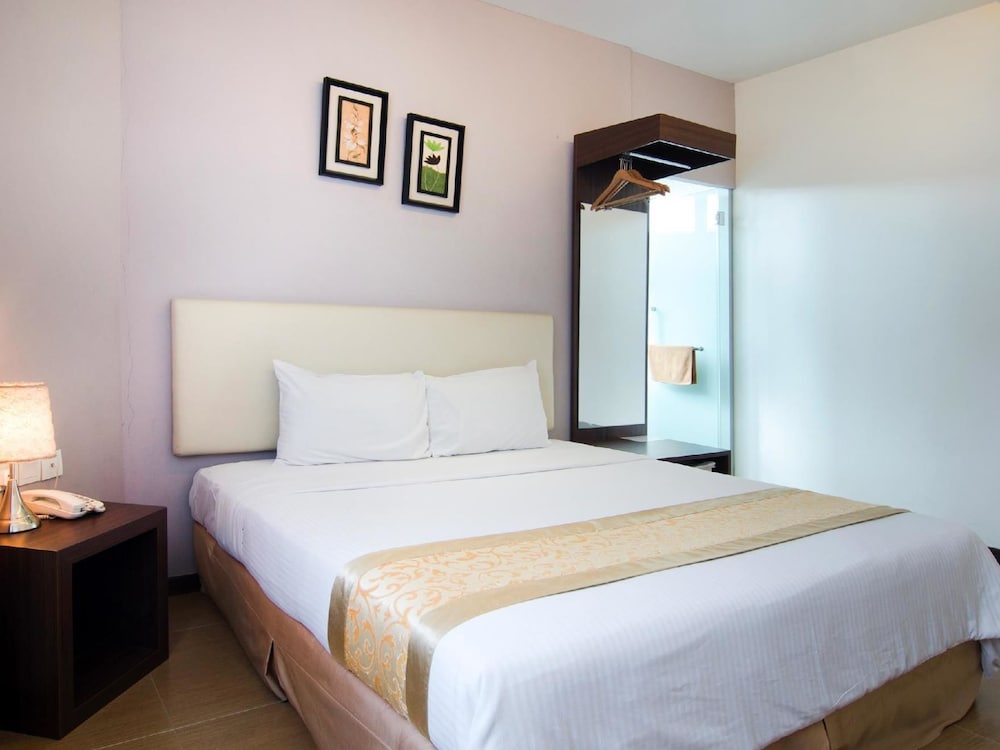 8 Days Boutique Hotel Mount Austin 21/57