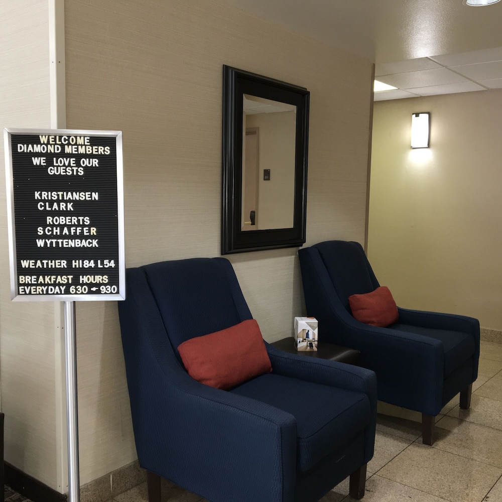 Comfort Inn & Suites Near Kino Sports Complex 44/58
