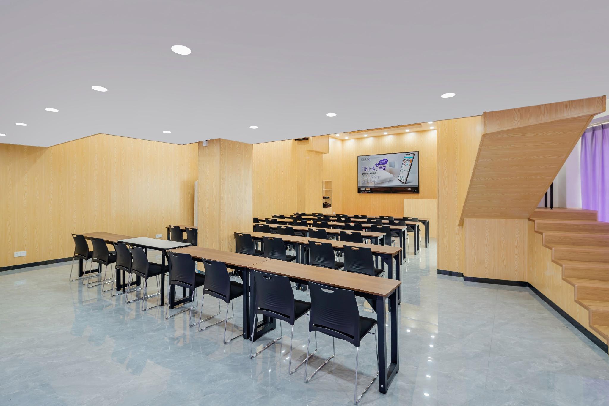 Lavande Hotel (Foshan Kuiqi Road Metro Station) 46/51