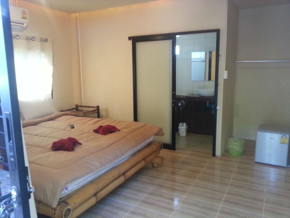 SUPERIOR, DOUBLE BED, POOL VIEW
