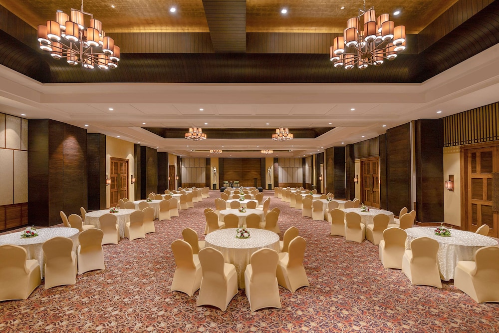 Radisson Blu Plaza Resort & Convention Centre Karjat 56/72