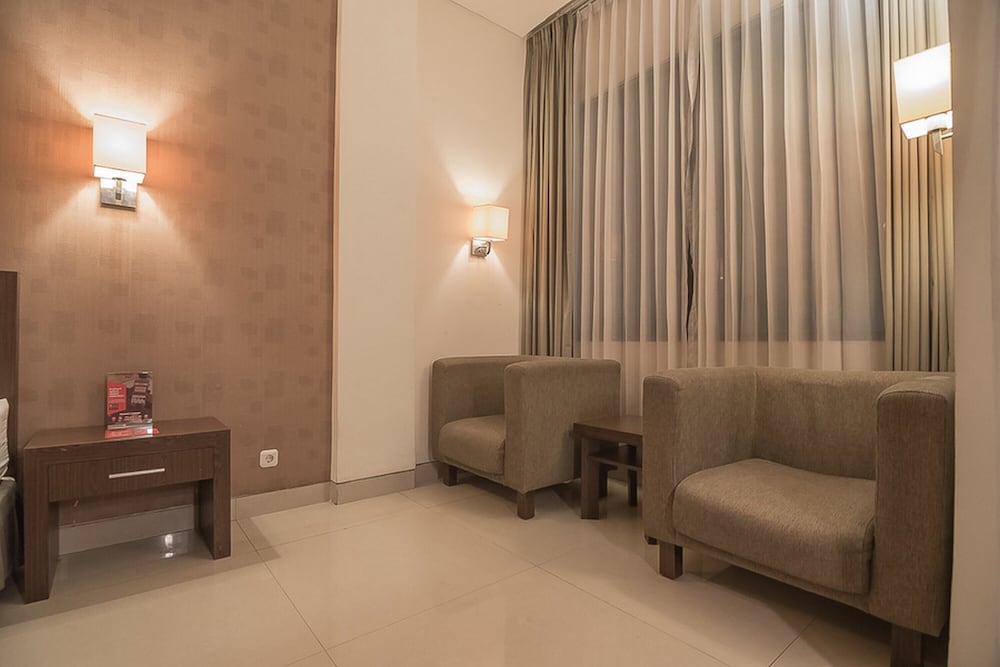RedDoorz Premium near Paris Van Java Mall 19/26