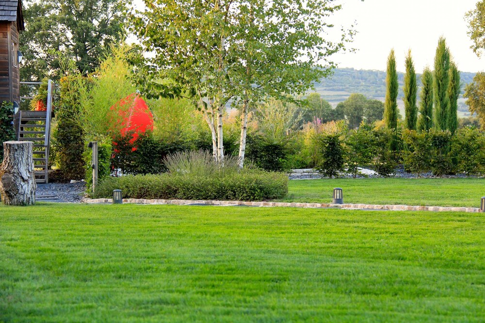LE DOMAINE DES PRES VERTS SPA 36/50