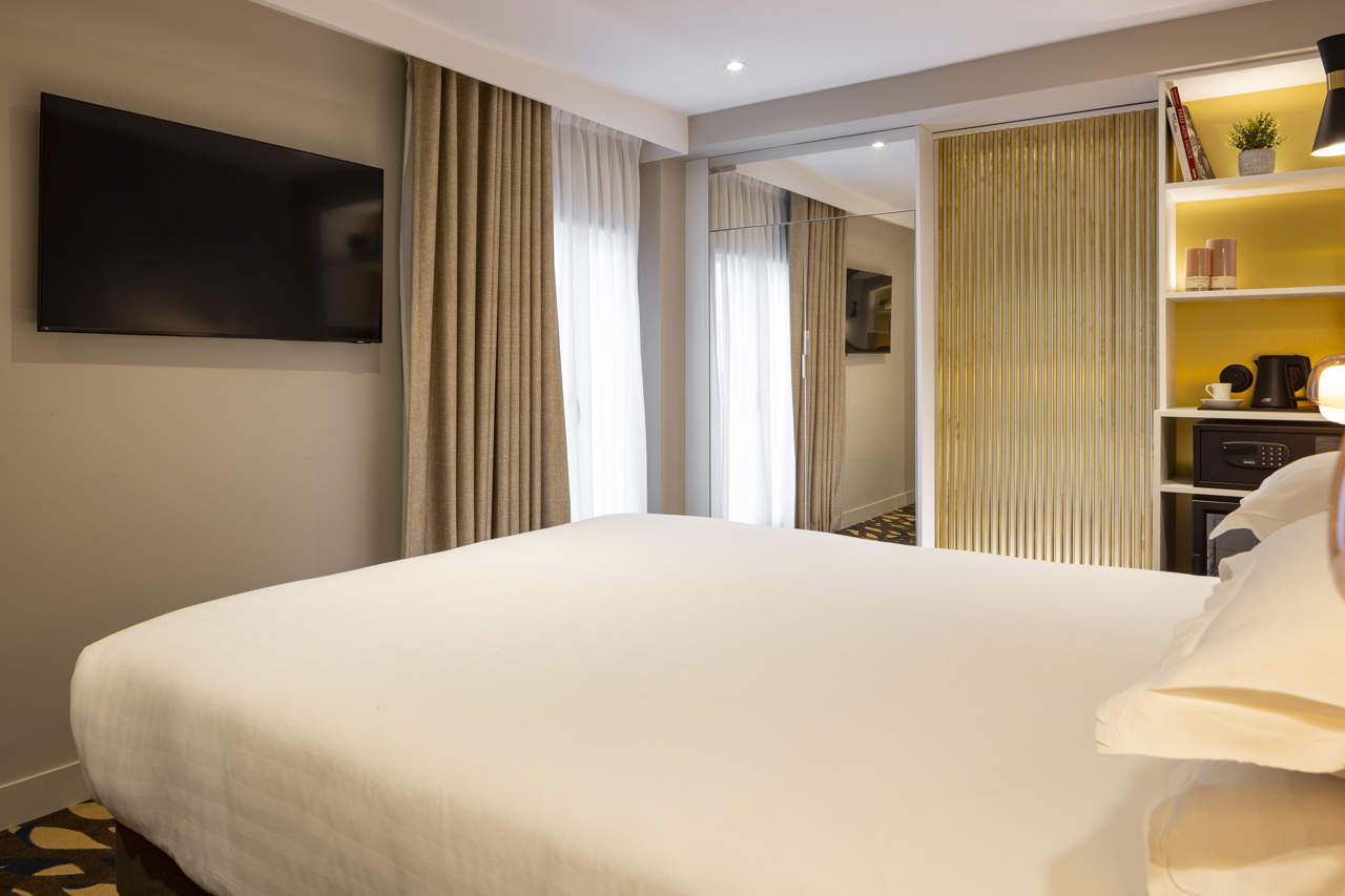 Hotel Mondial 67/100