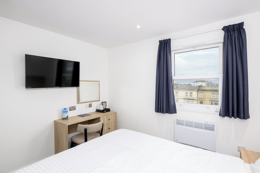 The Sandringham Hotel 13/48